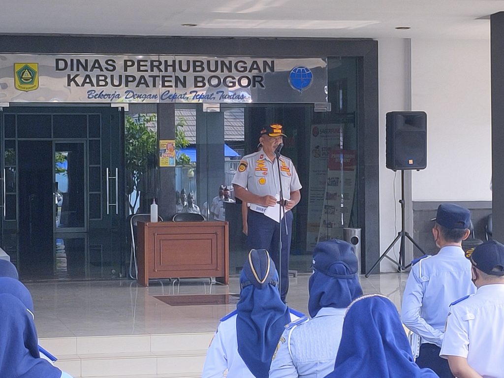 Pelaksanaan Apel Pagi Perdana
