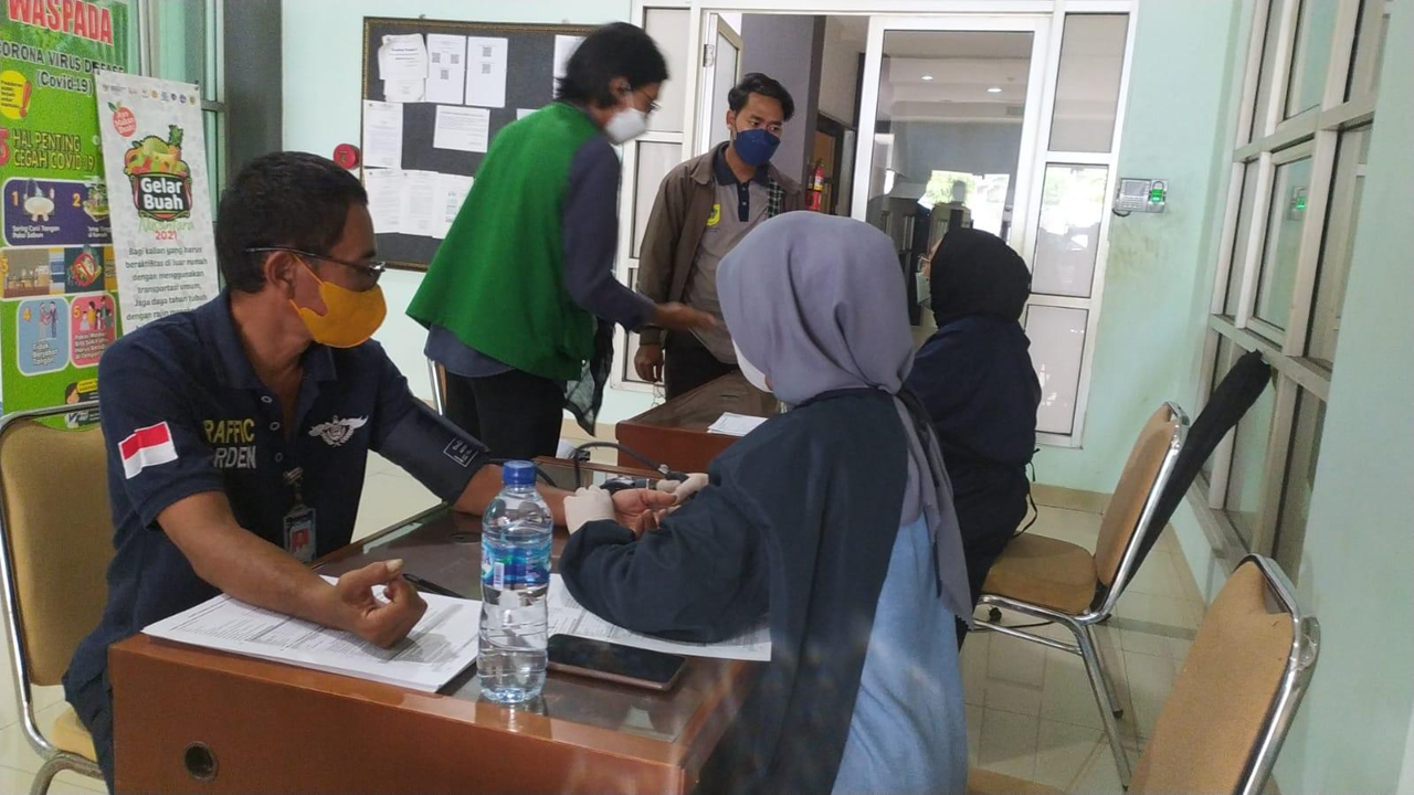 MEMPERINGATI  Hari Kesehatan Nasional ke-57 dan HUT KORPRI ke-50
