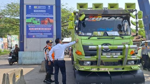 Tingkatkan Efektifitas Perbup 120 Tahun 2021, Dishub Putar Balik Truk Tambang yang Melanggar dan Rapat Khusus